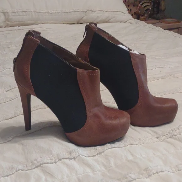 Elegant Sky High Brown and Black Women's Ankle Boots - Picture 3 of 6